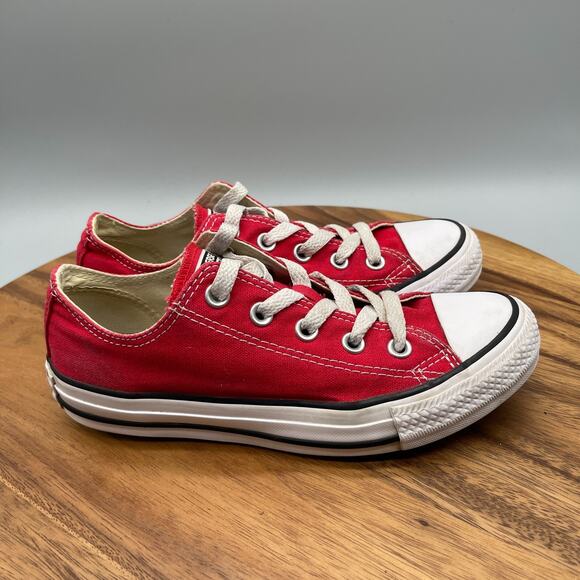 Converse All Star Chuck Low Taylor Shoes Womens Size 6 Red Skate Comfort Walking - Picture 1 of 8